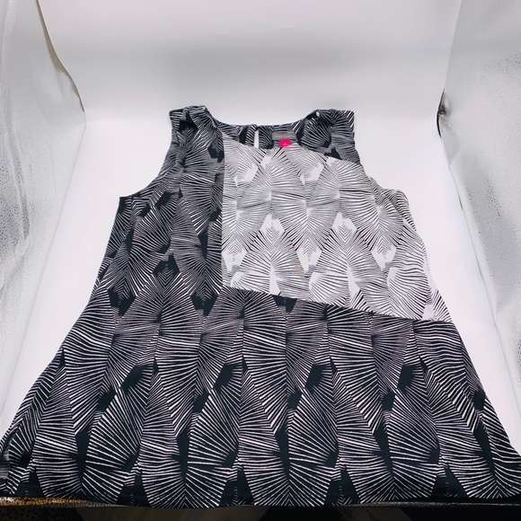 EUC Vince Camuto Women Sleeveless Printed Top - Picture 6 of 12